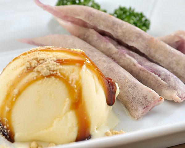 きなこアイス紫スティック添え