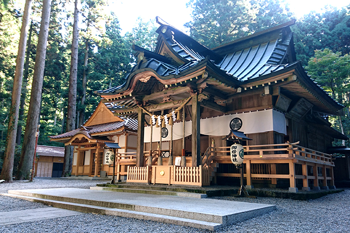 御岩神社